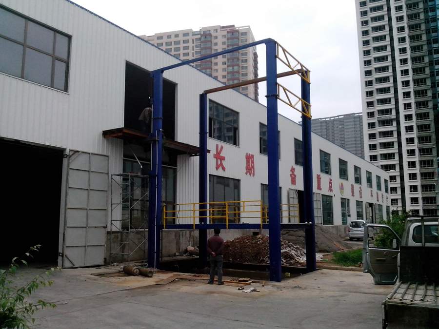 四柱式升降貨梯
